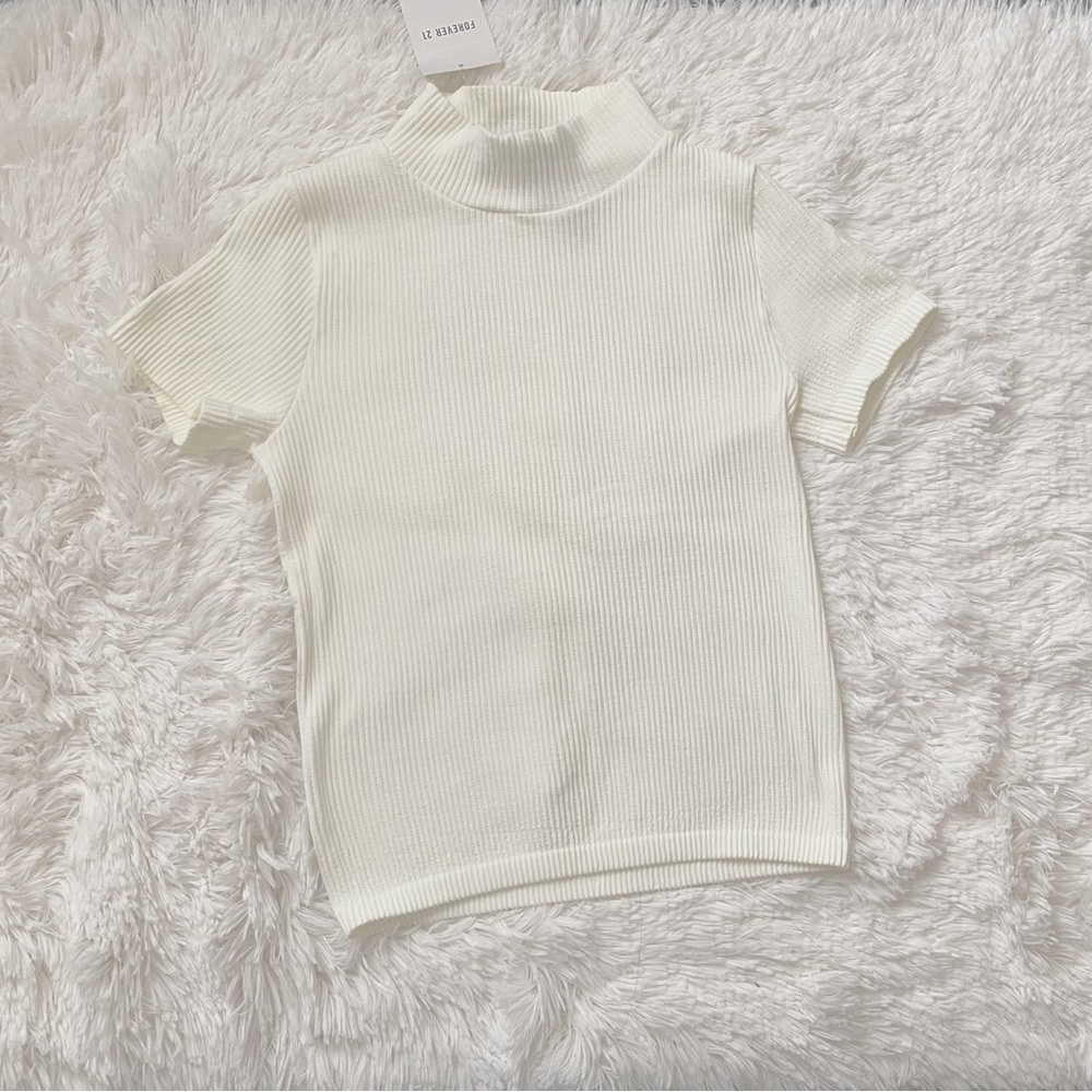 Ribbed Mock Neck Sleeveless Top